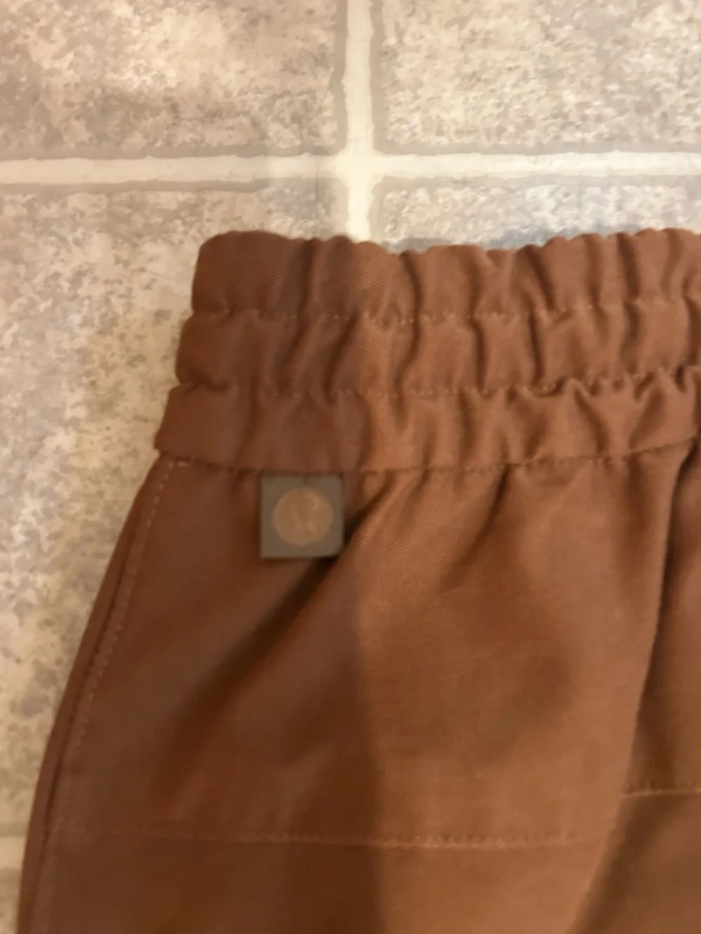 lululemon athletica Men's Cargo Drawstring Pants - Brown - Picture 3 of 3